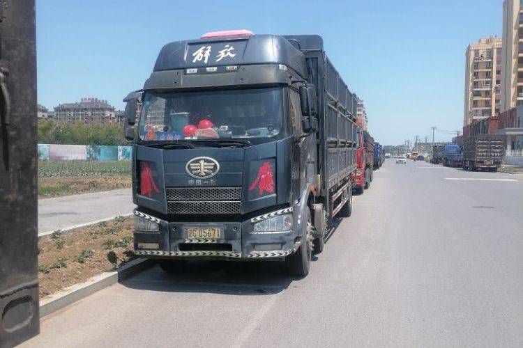 二手一汽解放 280马力 载货车