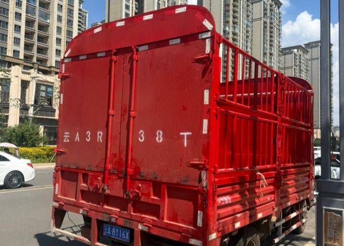 二手上汽轻卡(原上汽跃进) 102马力 载货车