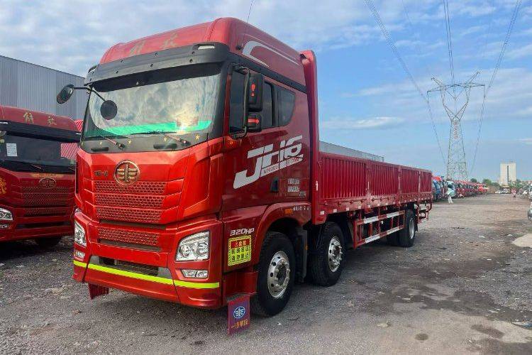 二手青岛解放 320马力 载货车