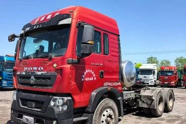 二手中国重汽 HOWO TX重卡 440马力 6X4 LNG牵引车(国六) 双驱 曼二手牵引车 黄牌图片