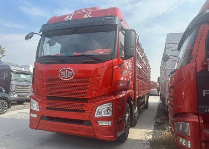 二手青岛解放 350马力 载货车