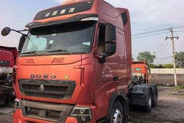 二手中国重汽 HOWO T7H重卡 480马力 6X4 LNG牵引车(国六) 双驱 曼二手牵引车 黄牌图片