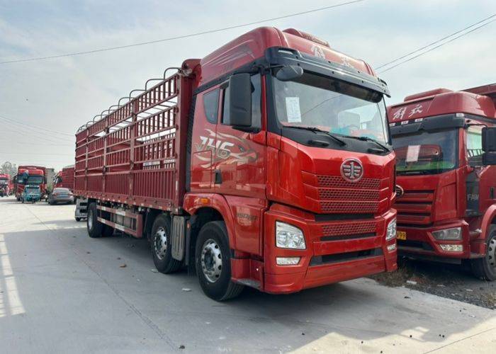 二手青岛解放 350马力 载货车