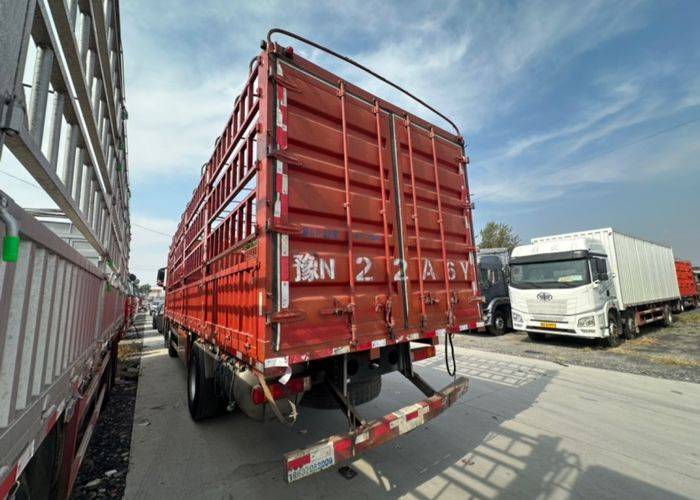 二手青岛解放 350马力 载货车