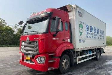二手中国重汽 豪沃N5G中卡 250马力 4X2 6.75米AMT自动挡厢式载货车(国六) 单桥 曼二手载货车 黄牌