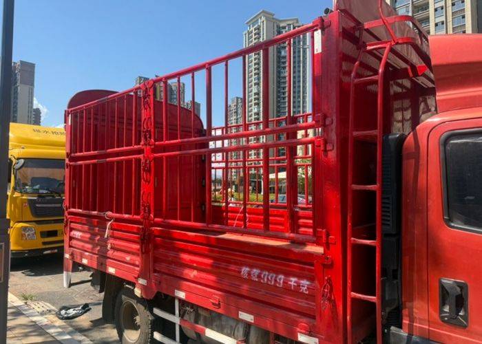 二手上汽轻卡(原上汽跃进) 102马力 载货车