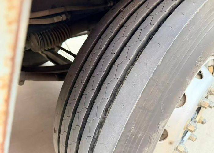二手青岛解放 350马力 载货车