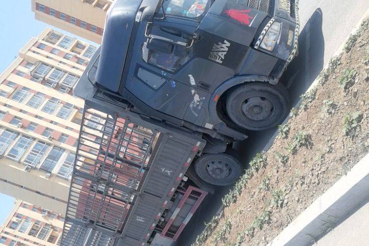 二手一汽解放 280马力 载货车
