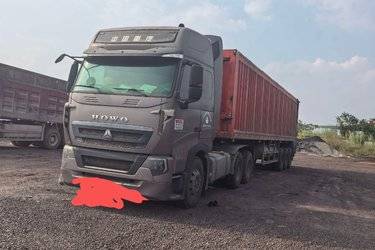 二手中国重汽 HOWO T7H重卡 540马力 6X4牵引车(国五) 双驱 中国重汽二手牵引车 黄牌图片