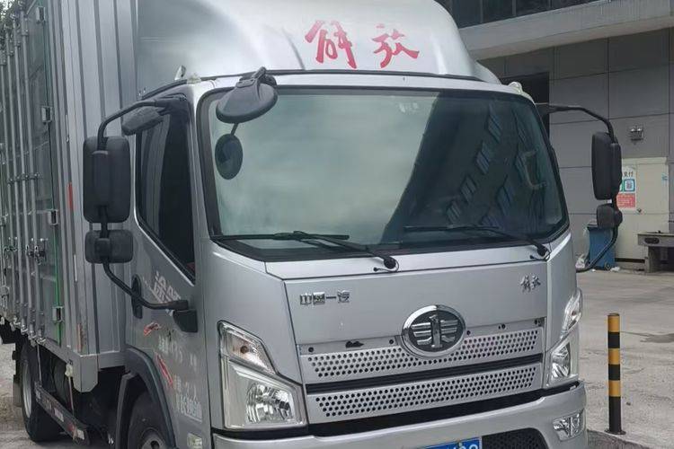 二手一汽解放轻卡 180马力 载货车