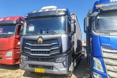 二手中国重汽 HOWO MAX 290马力 4X2 9.6米厢式载货车(国六) 单桥 曼二手载货车 黄牌图片