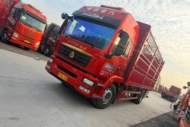 二手中国重汽 汕德卡SITRAK G5重卡 290马力 4X2 6.8米厢式载货车(国六) 单桥 曼二手载货车 黄牌