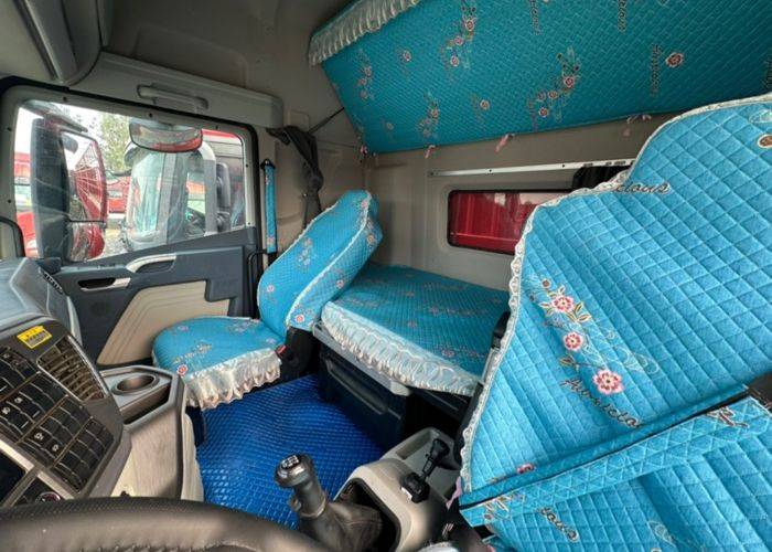 二手青岛解放 350马力 载货车