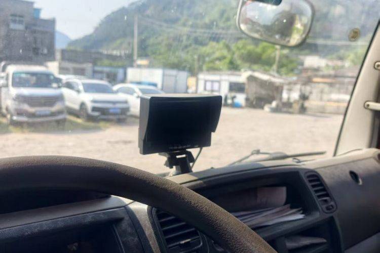 二手东风多利卡 180马力 载货车