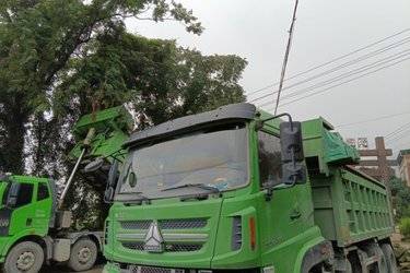 二手中国重汽成都商用车 斯太尔D5W 300马力 8X4 6米自卸车(国六) 前四后八 潍柴二手自卸车 黄牌图片