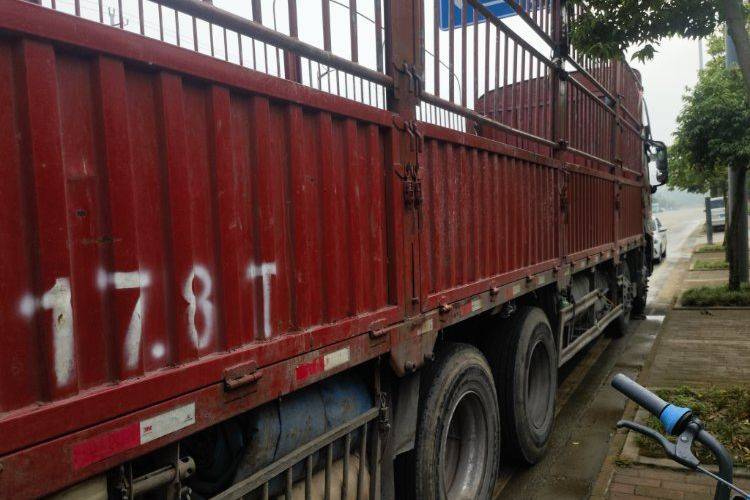 二手东风商用车 465马力 载货车