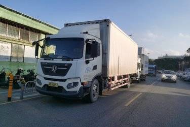 二手东风商用车 天锦KR 190马力 4X2 8米厢式载货车(国六) 单桥 东风二手载货车 黄牌图片