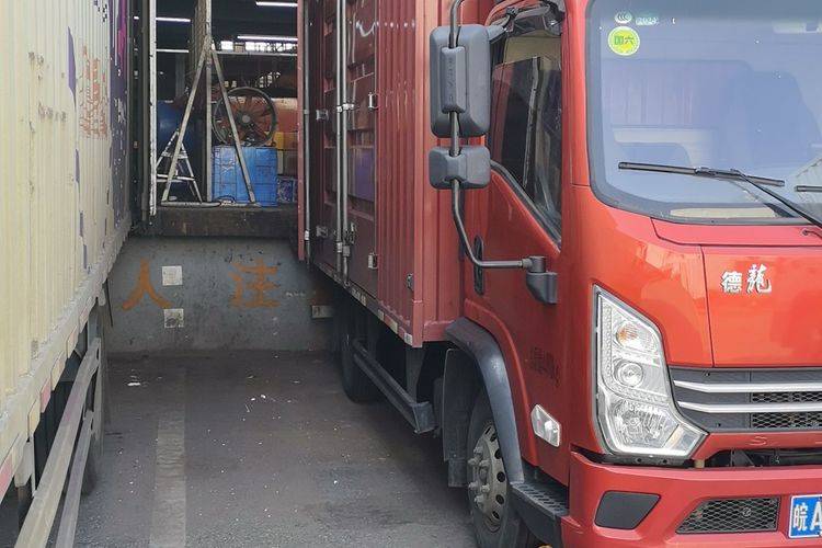 二手陕汽轻卡 130马力 载货车