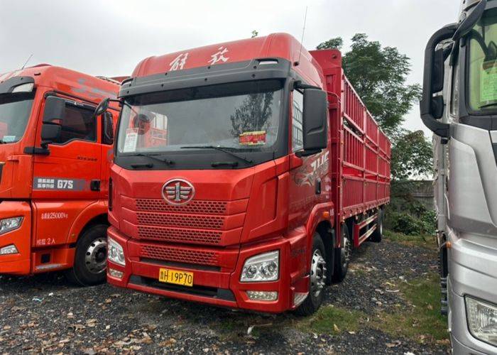 二手青岛解放 350马力 载货车
