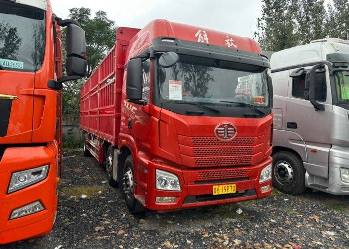 二手青岛解放 350马力 载货车