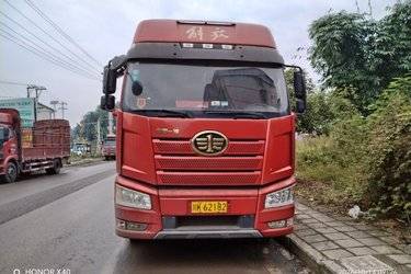 二手一汽解放 J6P重卡 500马力 6X4牵引车(国五) 双驱 锡柴二手牵引车 黄牌图片