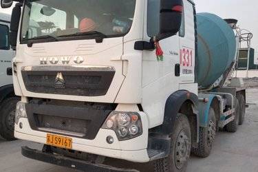 二手中国重汽 HOWO TX5 340马力 8X4 7.9方混凝土搅拌车(润宇达牌)(国五) 前四后八 潍柴二手搅拌车图片