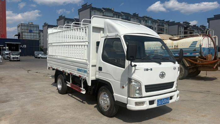 二手一汽红塔 116马力 载货车