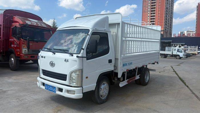 二手一汽红塔 116马力 载货车