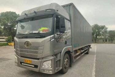 二手青岛解放 JH6 智尊版 南方款 320马力 9.7米AMT自动档厢式载货车(国六) 单桥 大柴二手载货车 黄牌图片