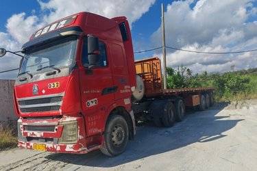 二手中国重汽 HOWO TH7重卡 460马力 6X4 LNG牵引车(国六) 双驱 潍柴二手牵引车 黄牌图片