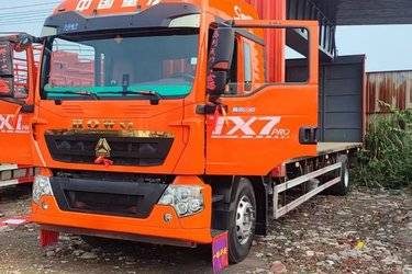 二手中国重汽 HOWO TX 290马力 4X2 9.6米翼开启厢式载货车(国六) 单桥 曼二手载货车 黄牌