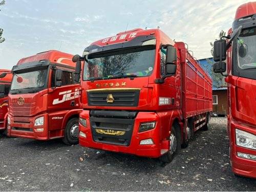 重汽汕德卡 350马力 载货车