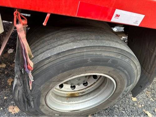 重汽汕德卡 350马力 载货车