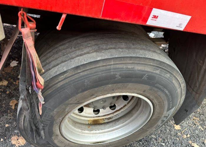 二手重汽汕德卡 350马力 载货车
