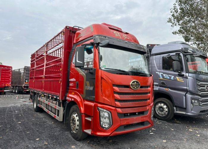 一汽解放 320马力 载货车
