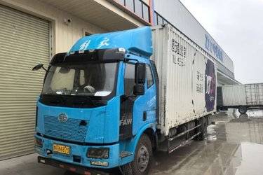 二手一汽解放 J6L中卡 质惠版 220马力 4X2 6.8米厢式载货车(国五) 单桥 大柴二手载货车 黄牌