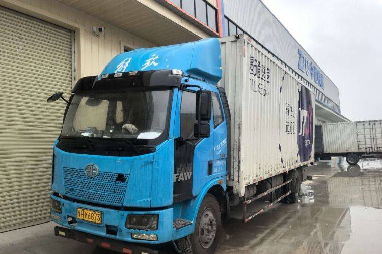 二手一汽解放 220马力 载货车