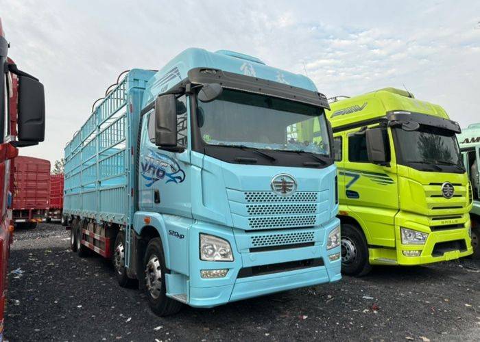 二手青岛解放 520马力 载货车