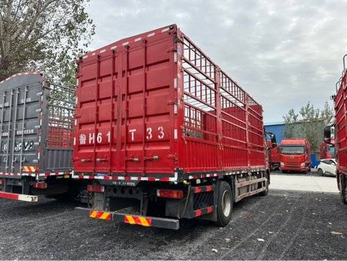 一汽解放 320马力 载货车