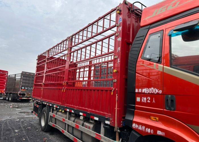 一汽解放 320马力 载货车