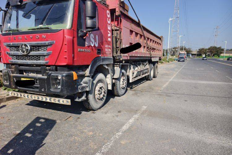 上汽红岩 450马力 自卸车