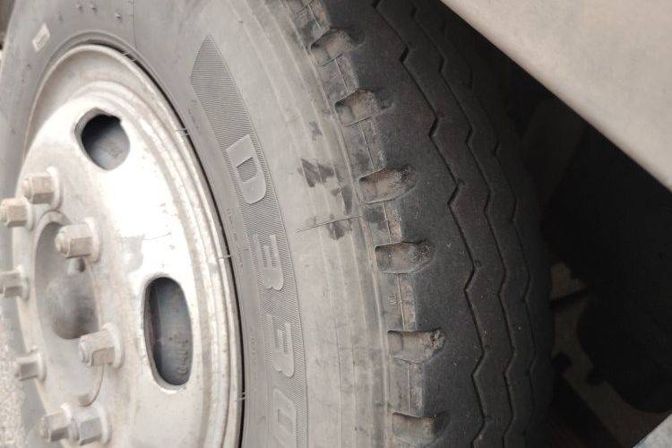 二手福田瑞沃 160马力 载货车