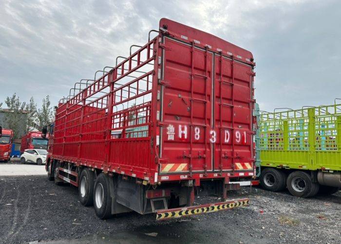 二手重汽汕德卡 480马力 载货车