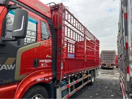 一汽解放 320马力 载货车