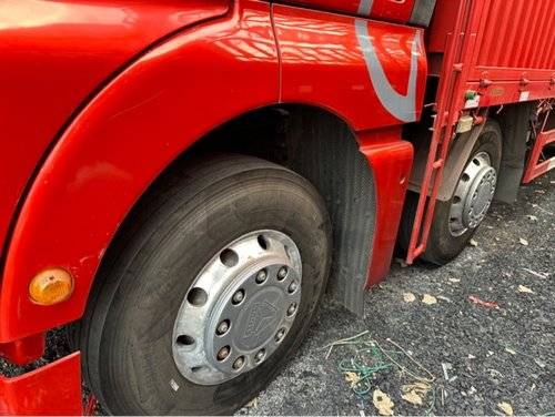重汽汕德卡 350马力 载货车