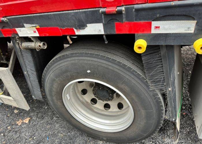 一汽解放 320马力 载货车