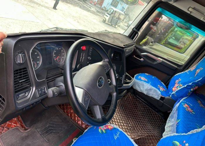 一汽解放 460马力 载货车