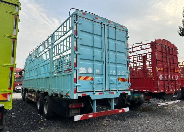二手青岛解放 520马力 载货车