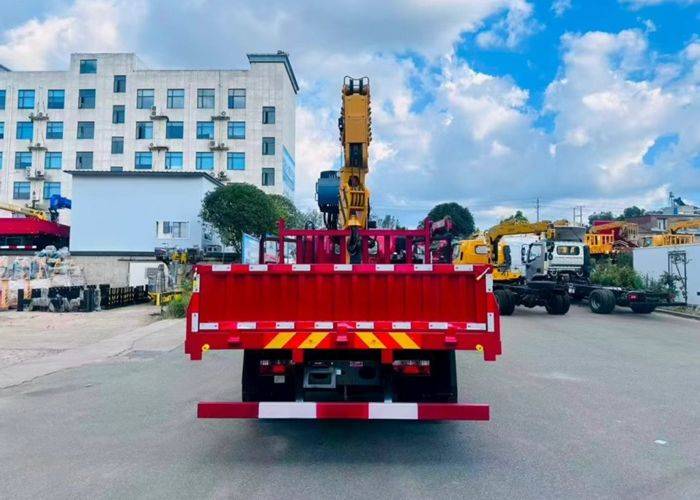 二手中国重汽成都商用车 170马力 专用车
