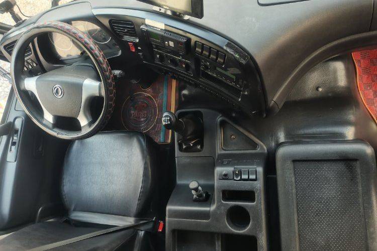 二手东风商用车 292马力 载货车